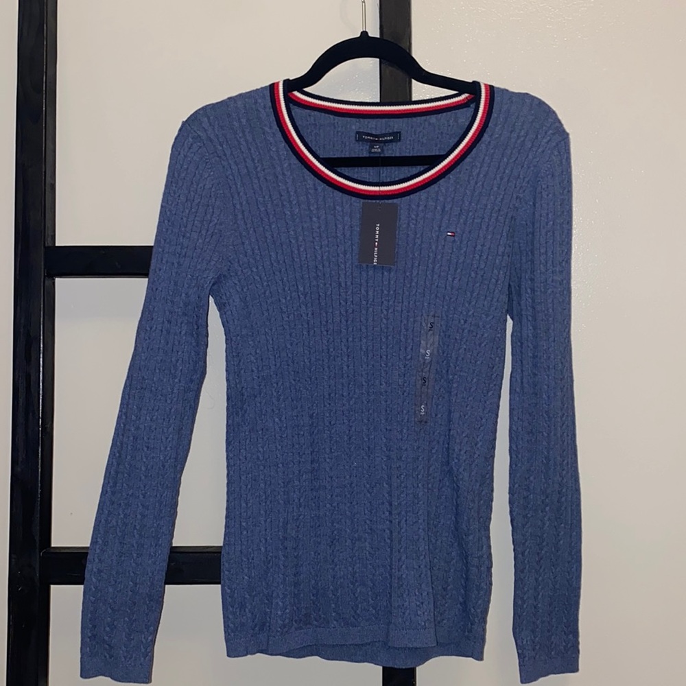 NWT Tommy Hilfiger sweater - Picture 2 of 5